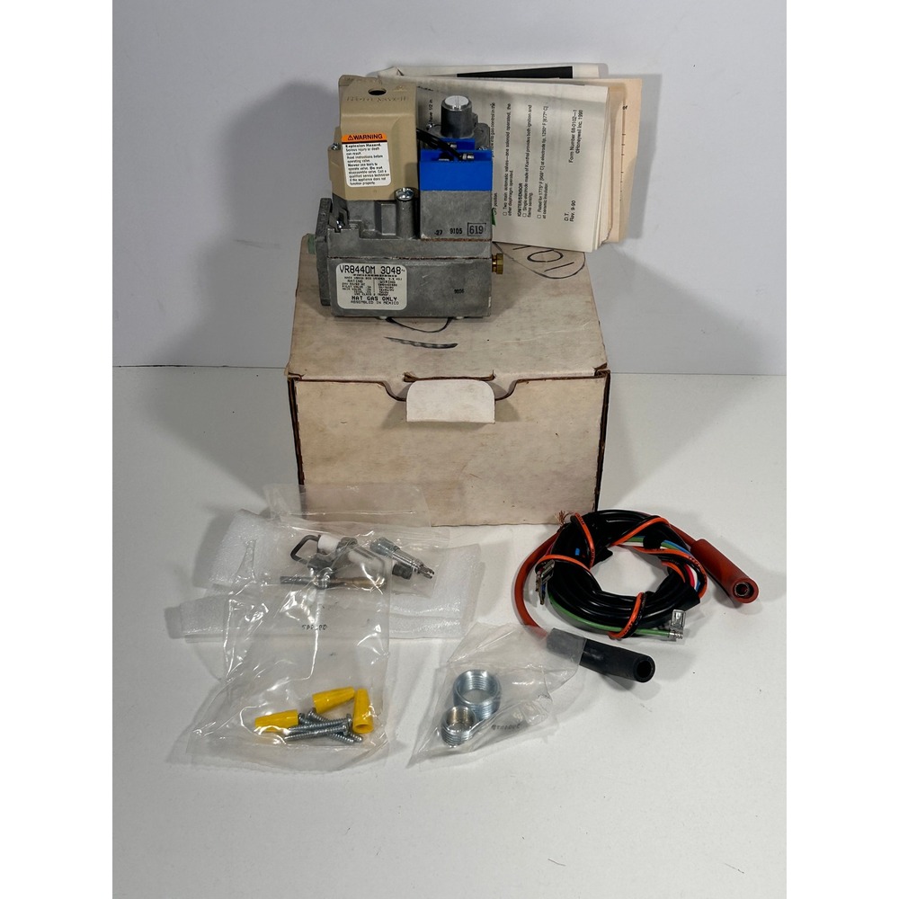Honeywell VR8440M 3048 Furnace Natural Gas Valve open box see pictures